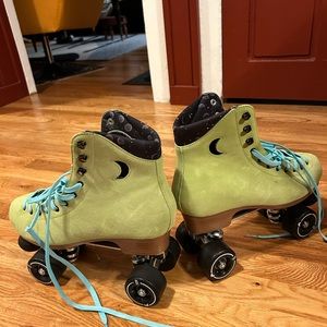 Moonlight Rollers - The Moon Boot - Skate 10 - US Women’s 11.5/12 - Euro 45